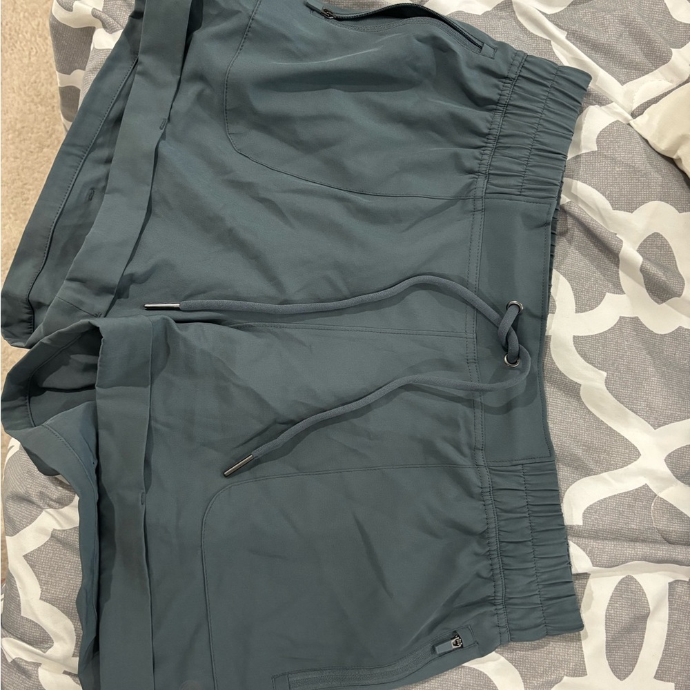 Mondetta Slate Blue Outdoor Athletic L Shorts